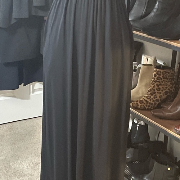 Boden Black Maxi Short Sleeve Wide Shirred Empire waist. Soft Viscose Fabric - Picture 5 of 11